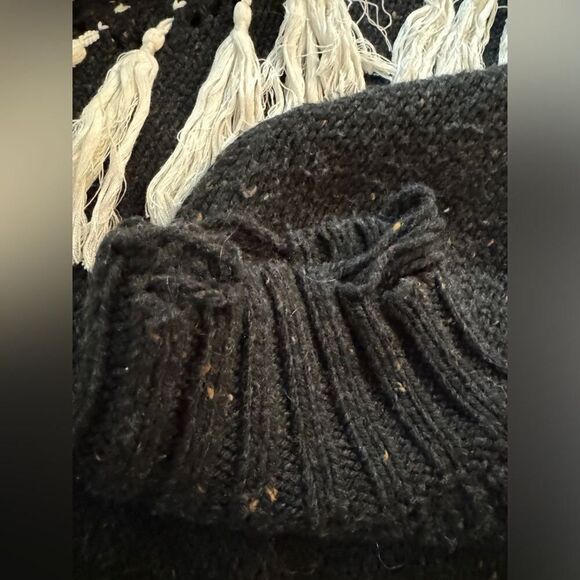 Wildfox navy blue crew neck long sleeve sweater with white tassels S - Picture 10 of 12